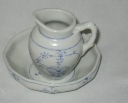 Porzellan K�nnchen + Teller